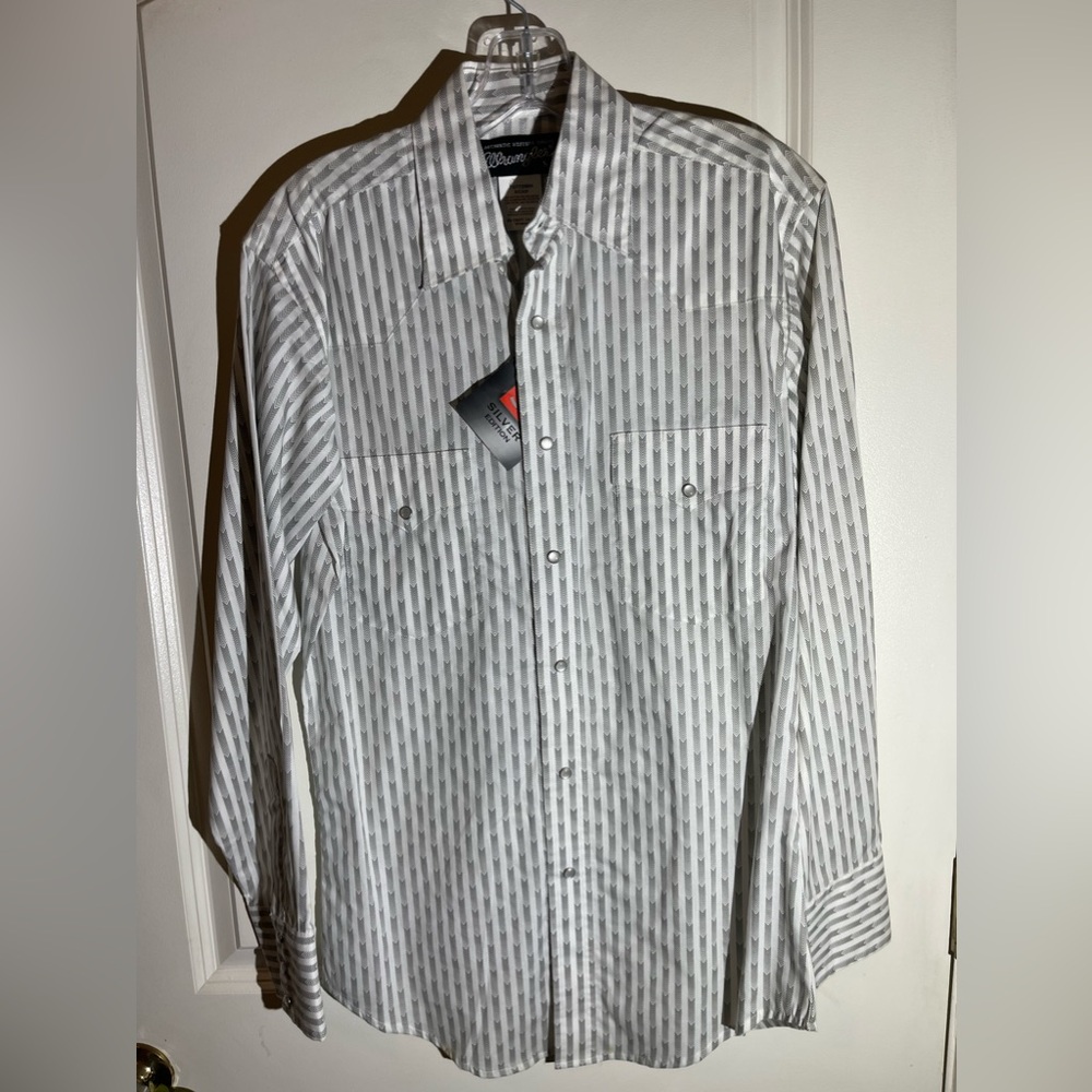 Men’s Wrangler Button Up shirt S